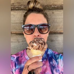 Meet your Posher, Mila